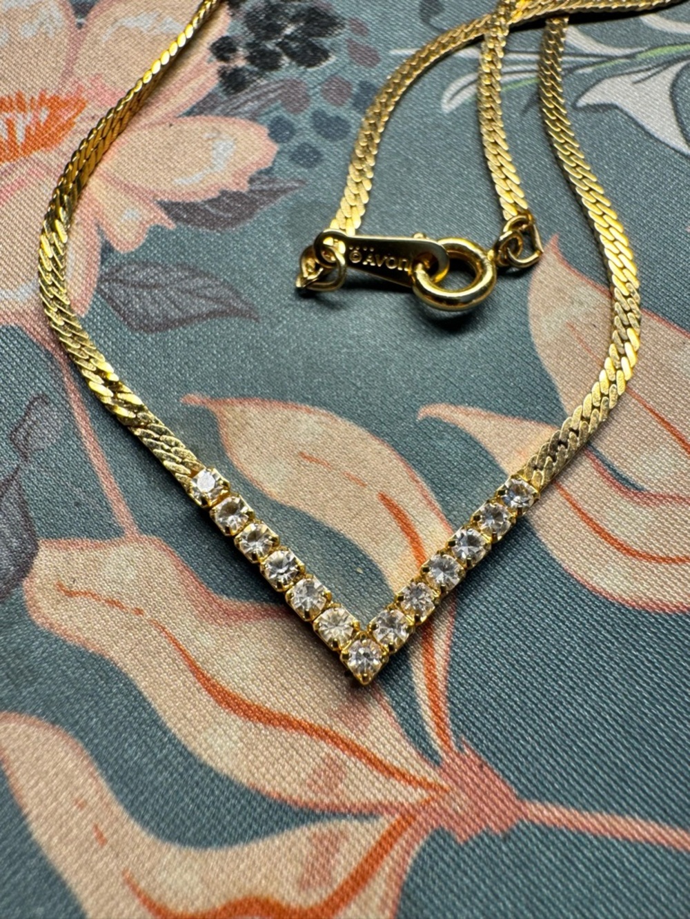 Avon Vintage Gold Tone Pointed Rhinestone Pendant Choker Necklace 80s 90s - Picture 2 of 5